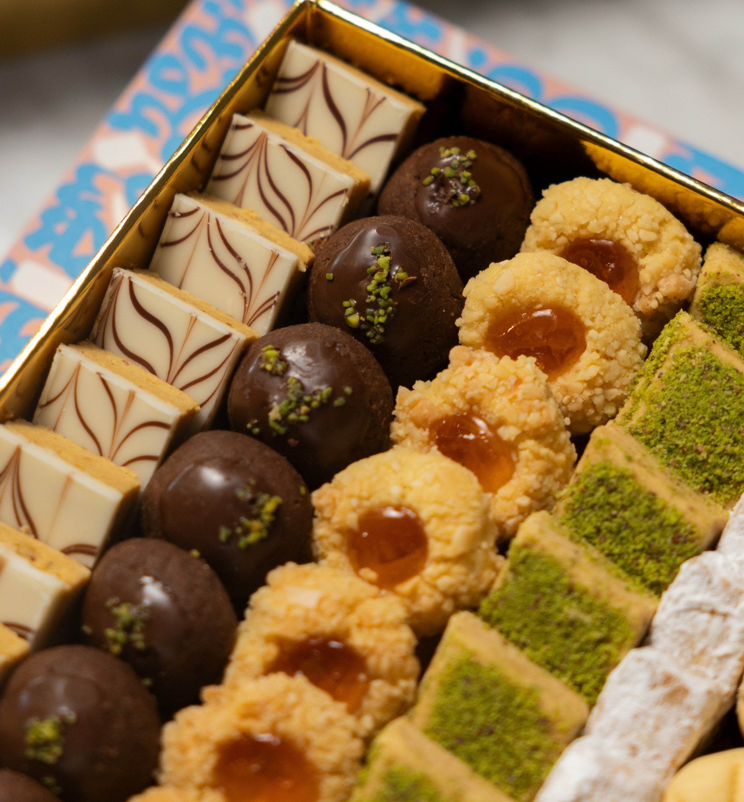 VIVEL 30th ANNIVERSARY GIFT BOX